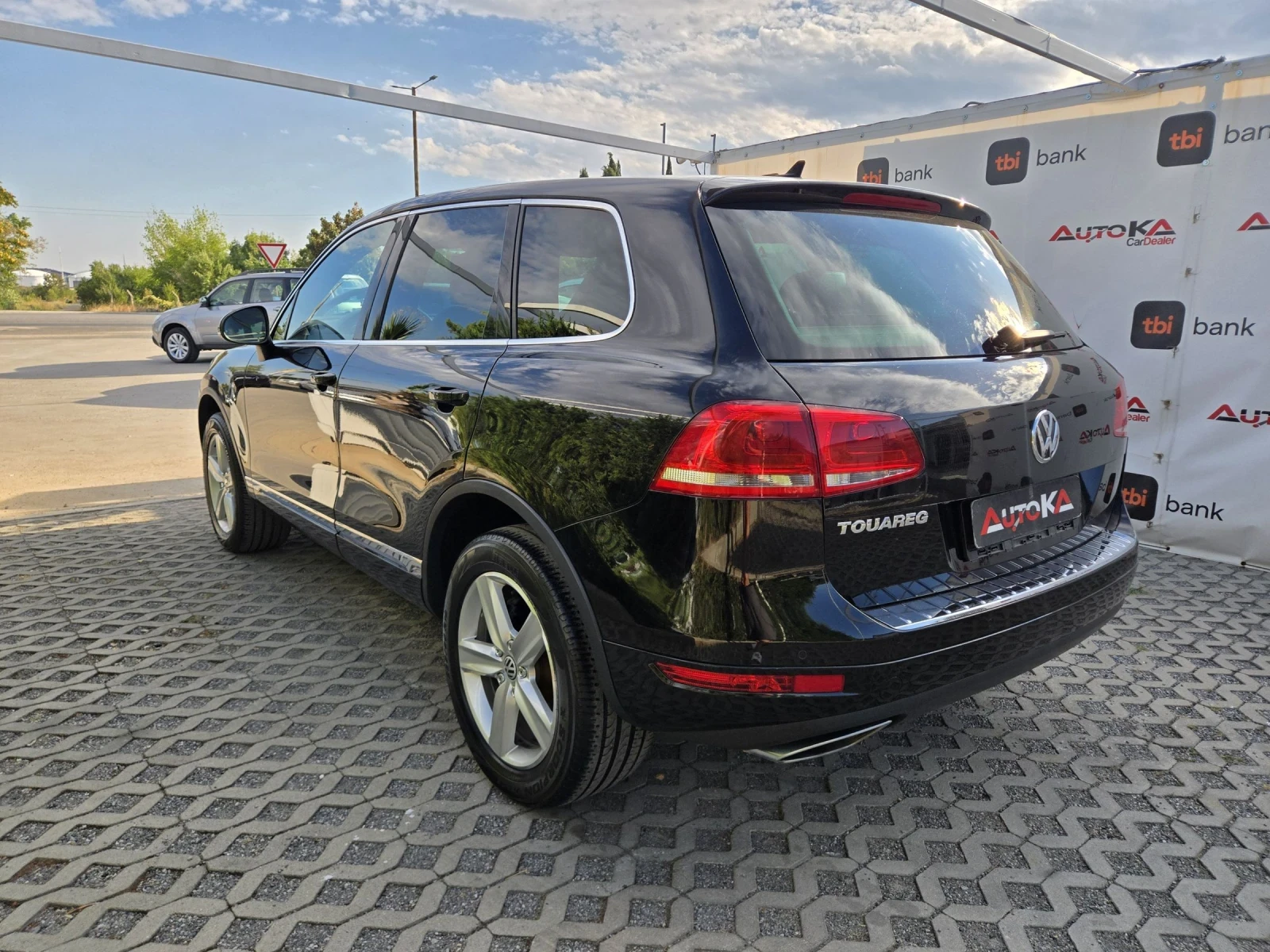 VW Touareg 3.0TDI-239кс= 8СК= 4Х4= LED= NAVI= ПОДГРЕВ, снимка 5 - Автомобили и джипове - 55729723