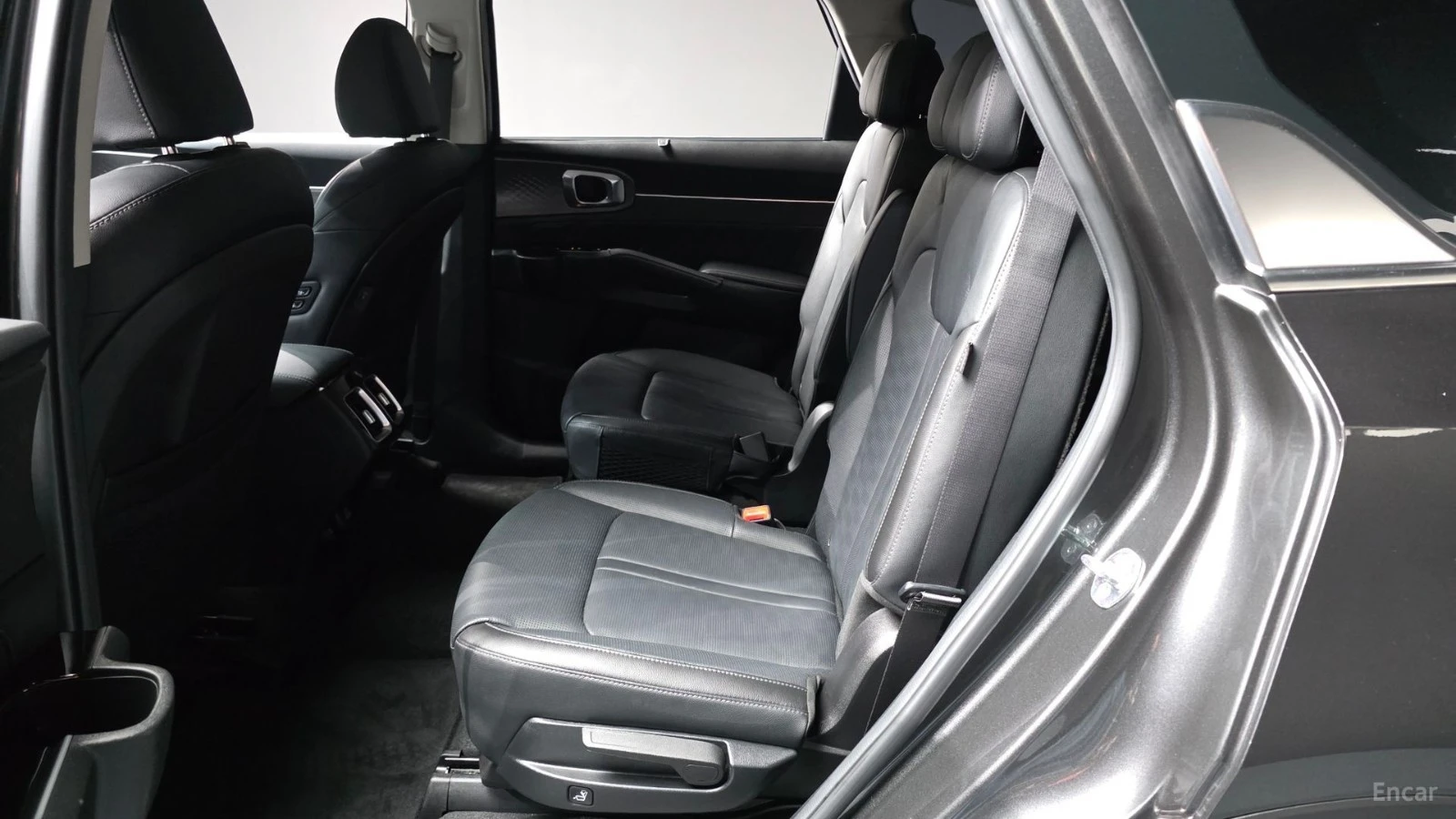 Kia Sorento NOBLESSE | 6 Места| 360| ОБДУХ| DISTRO, снимка 9 - Автомобили и джипове - 56118858