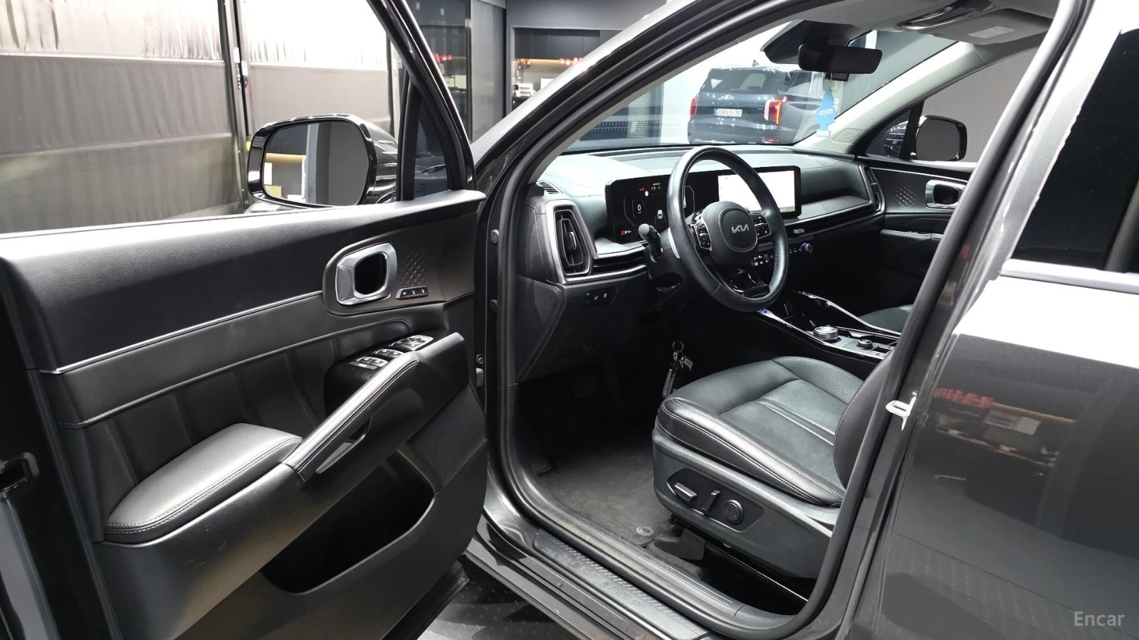 Kia Sorento NOBLESSE | 6 Места| 360| ОБДУХ| DISTRO, снимка 8 - Автомобили и джипове - 56118858