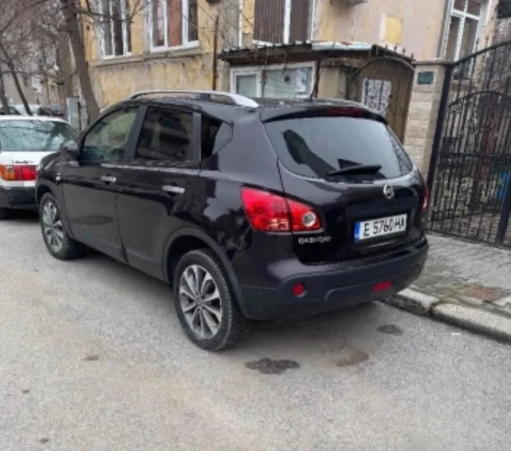 Nissan Qashqai, снимка 2 - Автомобили и джипове - 56148086