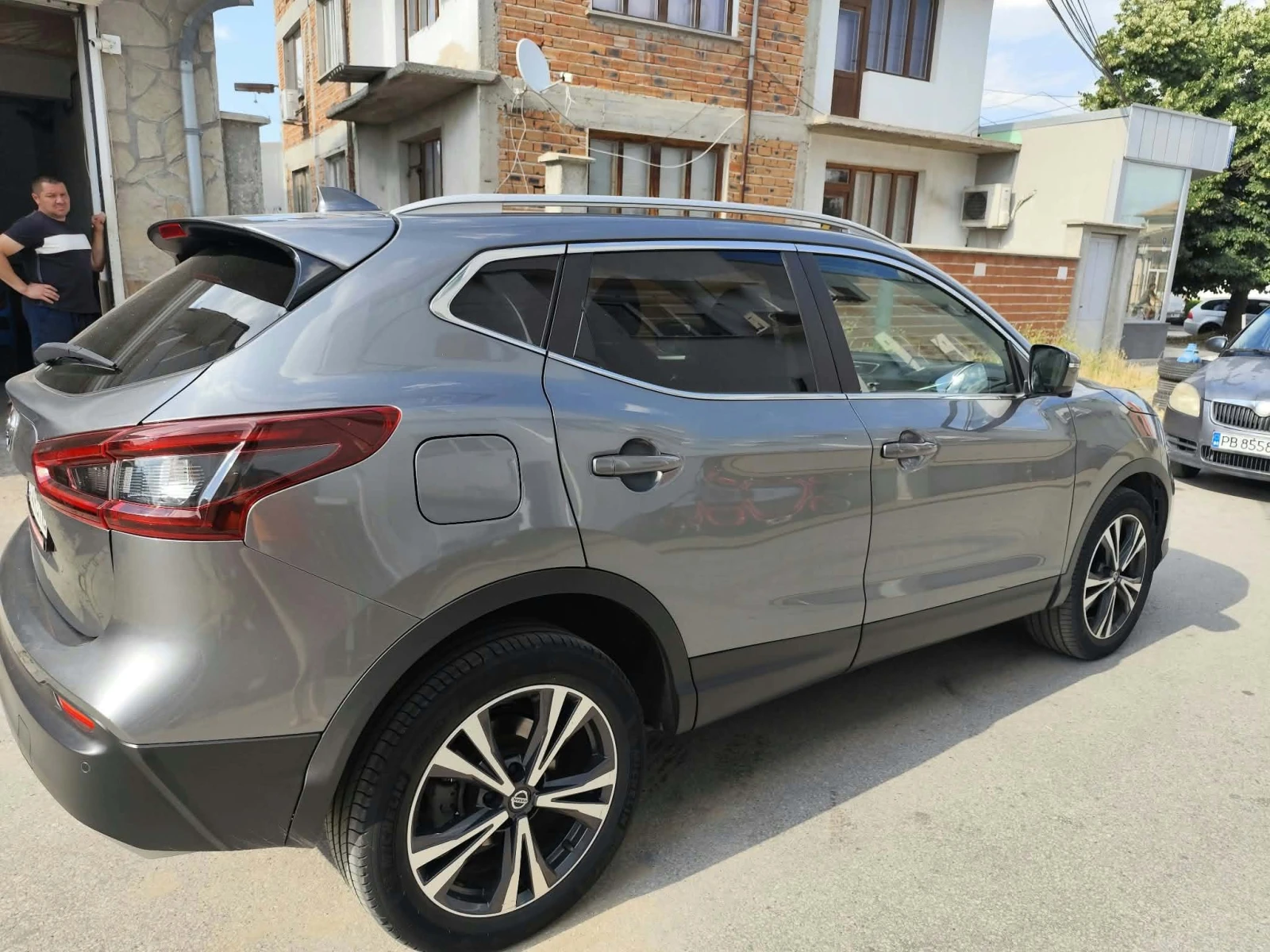 Nissan Qashqai, снимка 4 - Автомобили и джипове - 56509150