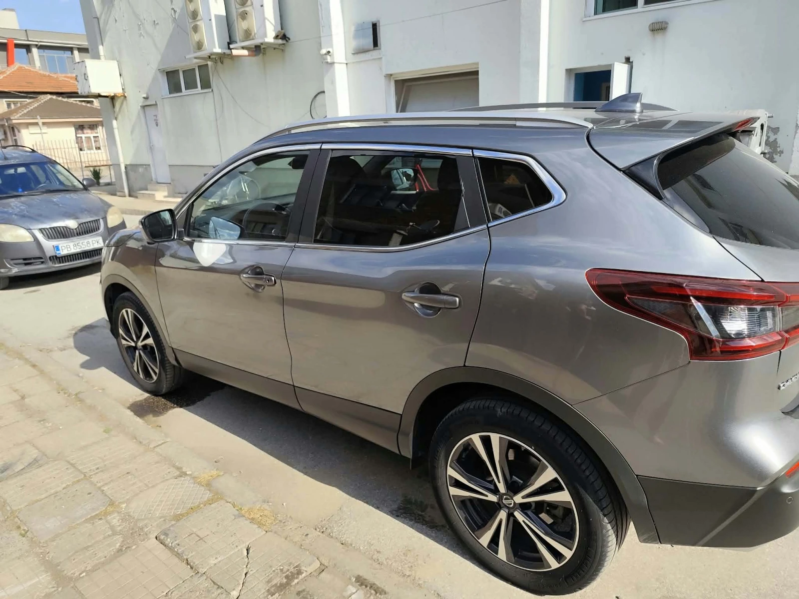 Nissan Qashqai, снимка 7 - Автомобили и джипове - 56509150