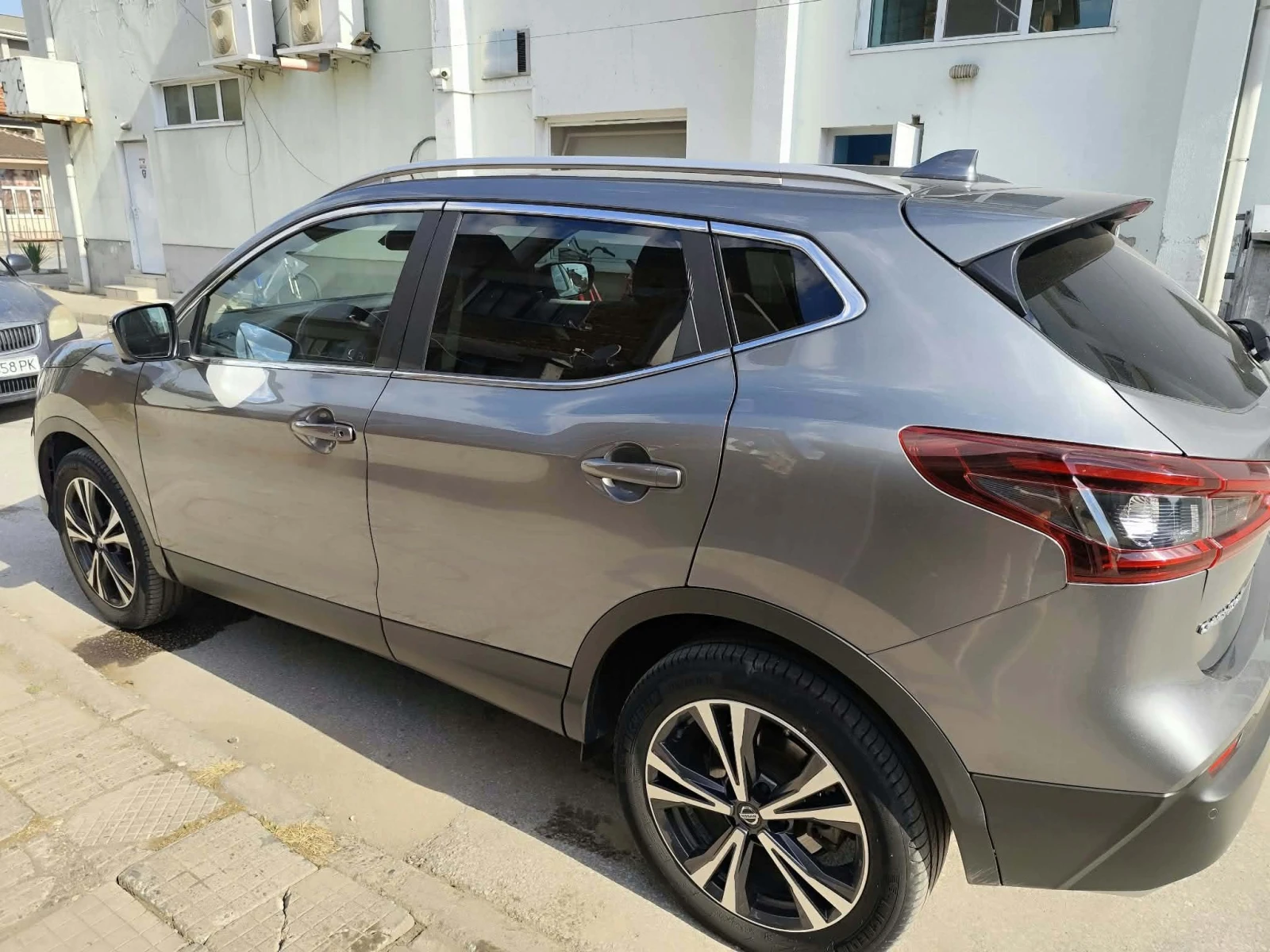 Nissan Qashqai, снимка 8 - Автомобили и джипове - 56509150