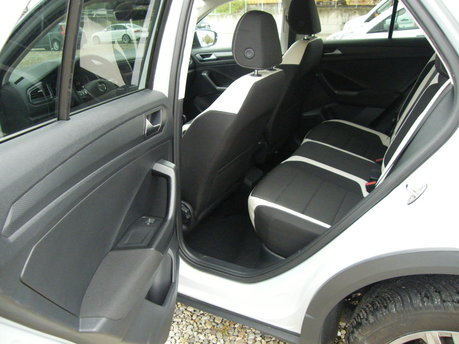 VW T-Roc 2.0 TDI NAVI EURO 6D | Mobile.bg � ����������� 9