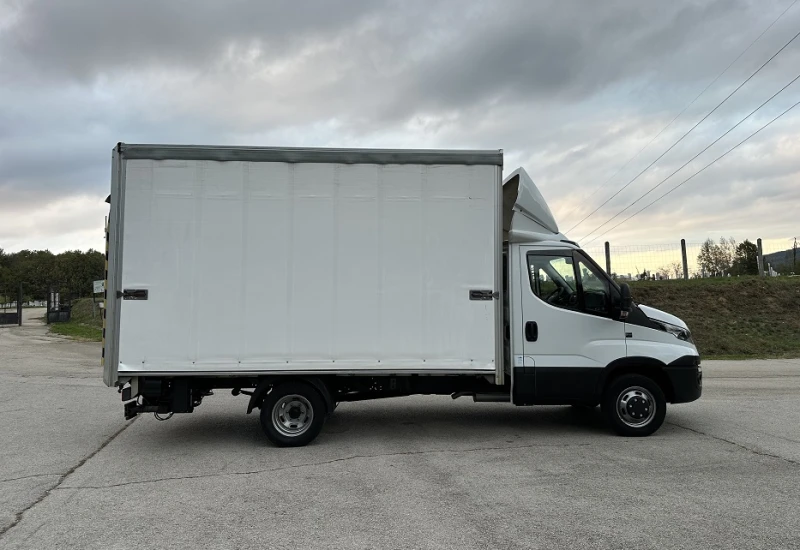 Iveco Daily 3.0L* БОРД* ЩОРИ* КЛИМА* до 3.5Т, снимка 4 - Бусове и автобуси - 47611112