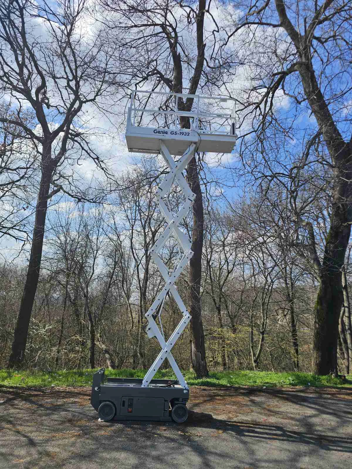 Автовишка Друга марка Genie GS-1932, снимка 8 - Индустриална техника - 53999715