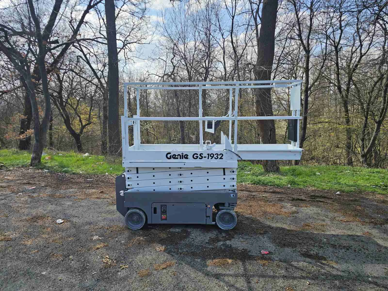 Автовишка Друга марка Genie GS-1932, снимка 4 - Индустриална техника - 53999715