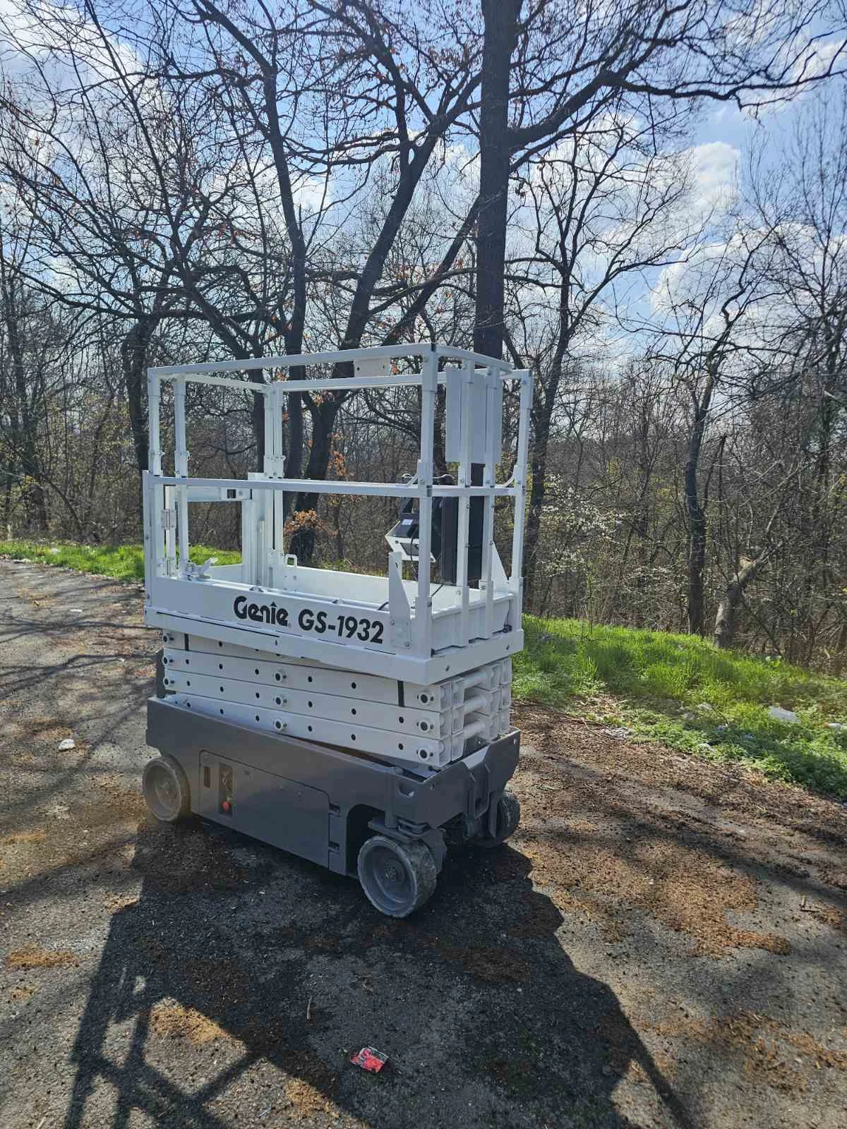 Автовишка Друга марка Genie GS-1932, снимка 2 - Индустриална техника - 53999715