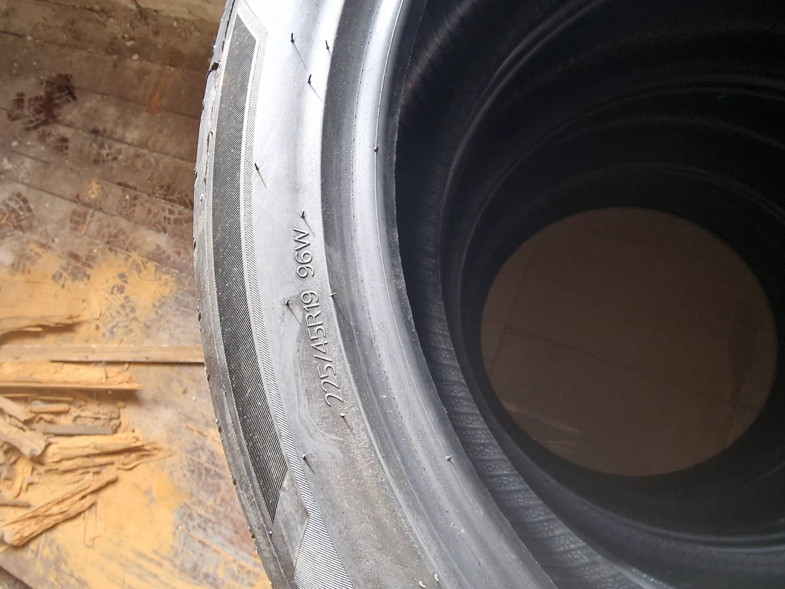 ���� 225/45R19 | Mobile.bg � ����������� 2