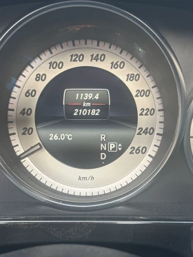 Mercedes-Benz E 220 Реални километри , снимка 7