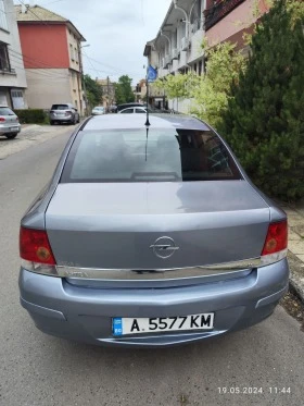 Opel Astra Седан, снимка 3