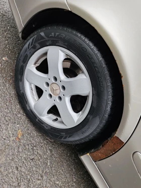 Mercedes-Benz E 220, снимка 12