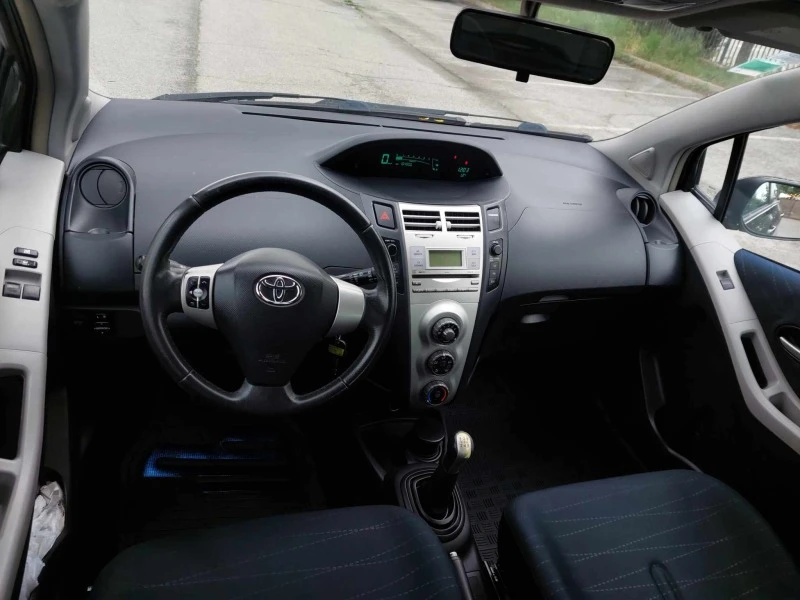 Toyota Yaris 1, 4d 90ps 104000km!!!, снимка 6 - Автомобили и джипове - 45747853