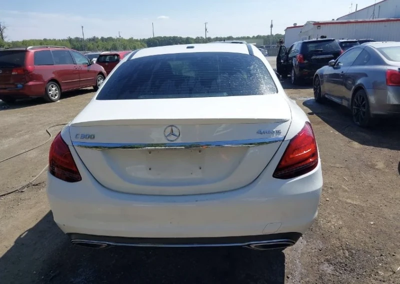 Mercedes-Benz C 300, снимка 2 - Автомобили и джипове - 47437715