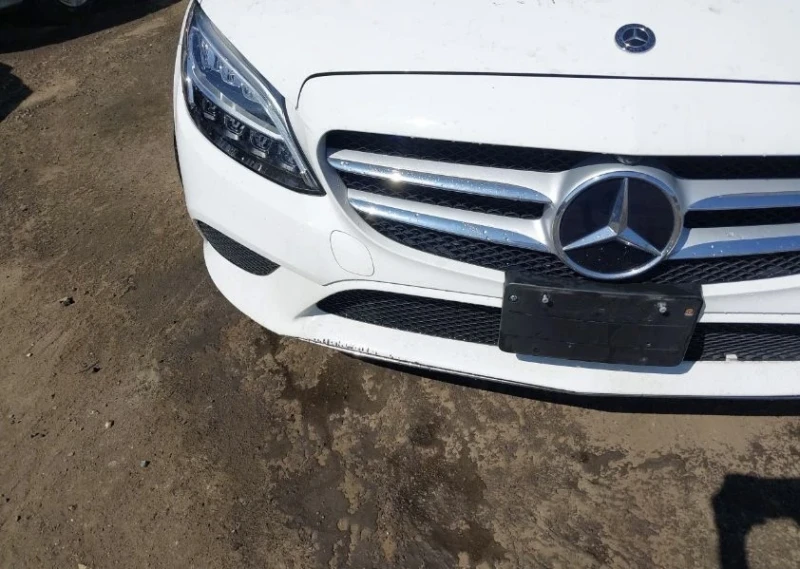 Mercedes-Benz C 300, снимка 13 - Автомобили и джипове - 47437715