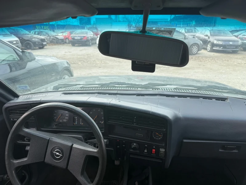 Opel Ascona 1.8 Berlina, снимка 12 - Автомобили и джипове - 48266267