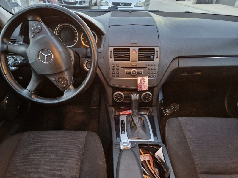 Mercedes-Benz C 220, снимка 9 - Автомобили и джипове - 48603741