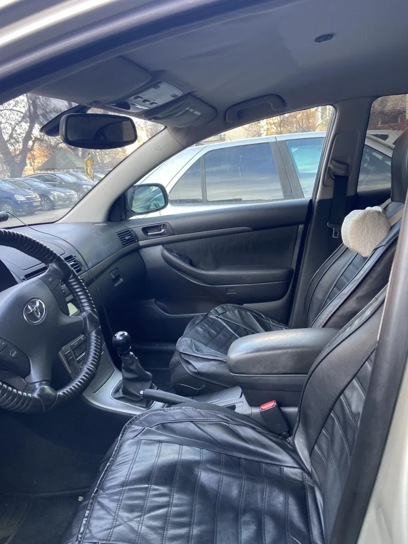 Toyota Avensis 2.0 D4D, снимка 7 - Автомобили и джипове - 50372751