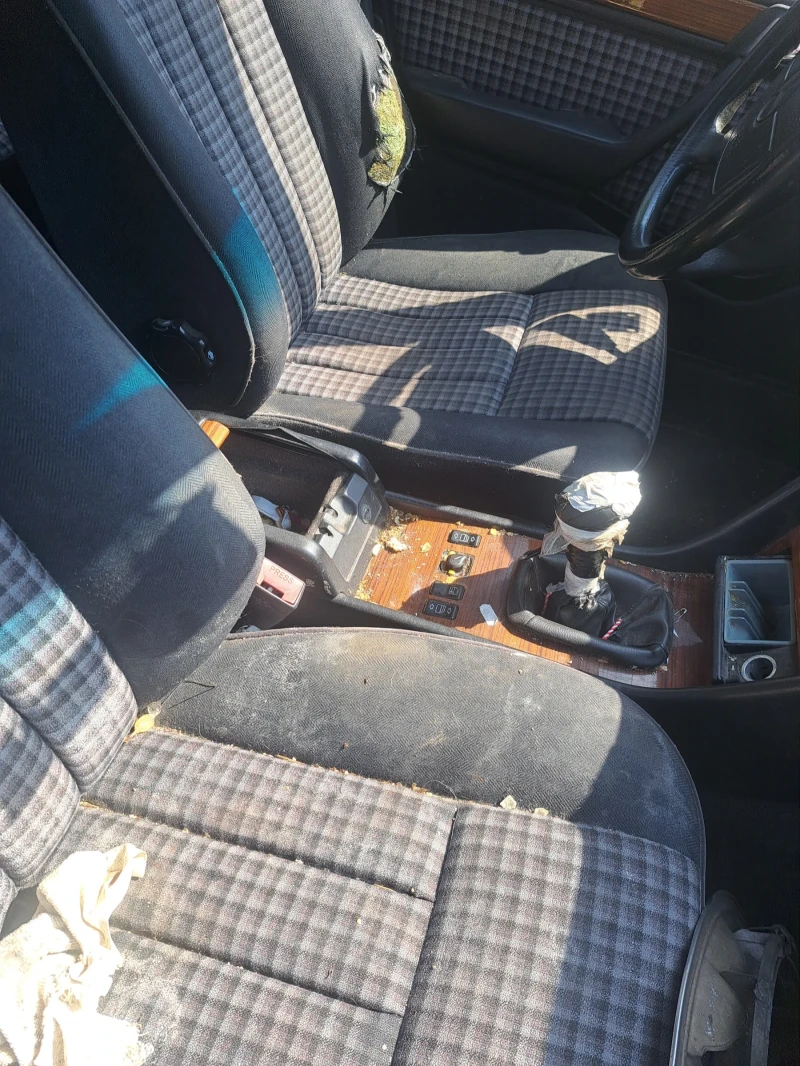 Mercedes-Benz 124 2.0, снимка 3 - Автомобили и джипове - 52158535