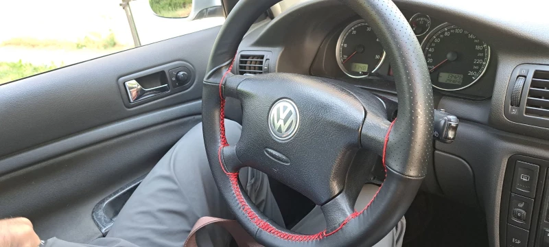 VW Passat, снимка 8 - Автомобили и джипове - 52384561