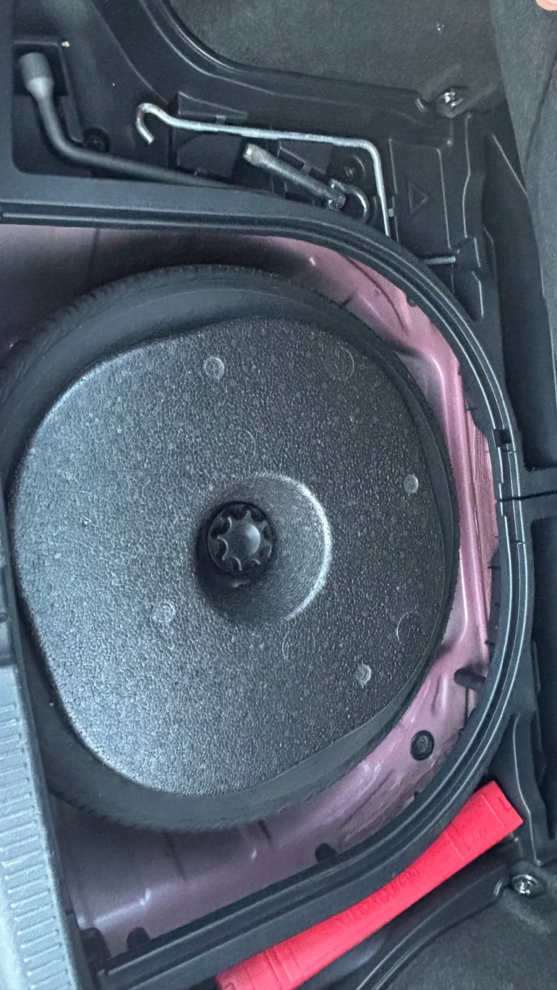 Toyota Auris, снимка 10 - Автомобили и джипове - 52528535