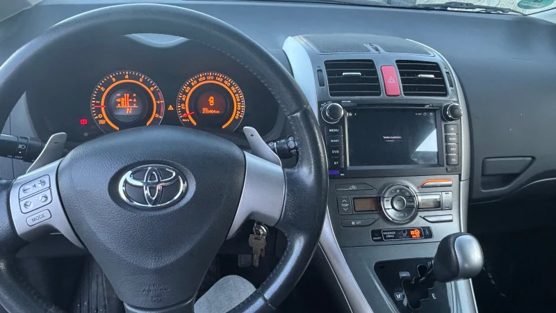 Toyota Auris, снимка 7 - Автомобили и джипове - 52528535