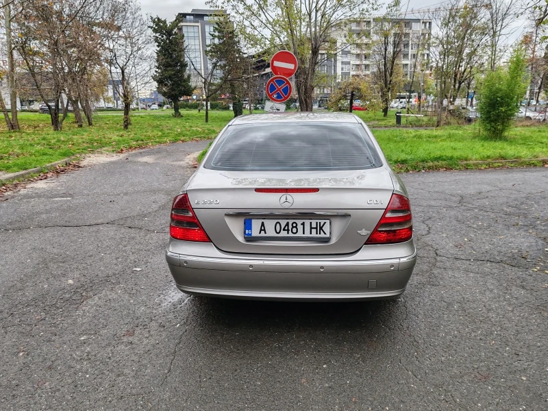 Mercedes-Benz E 220, снимка 8 - Автомобили и джипове - 52587096