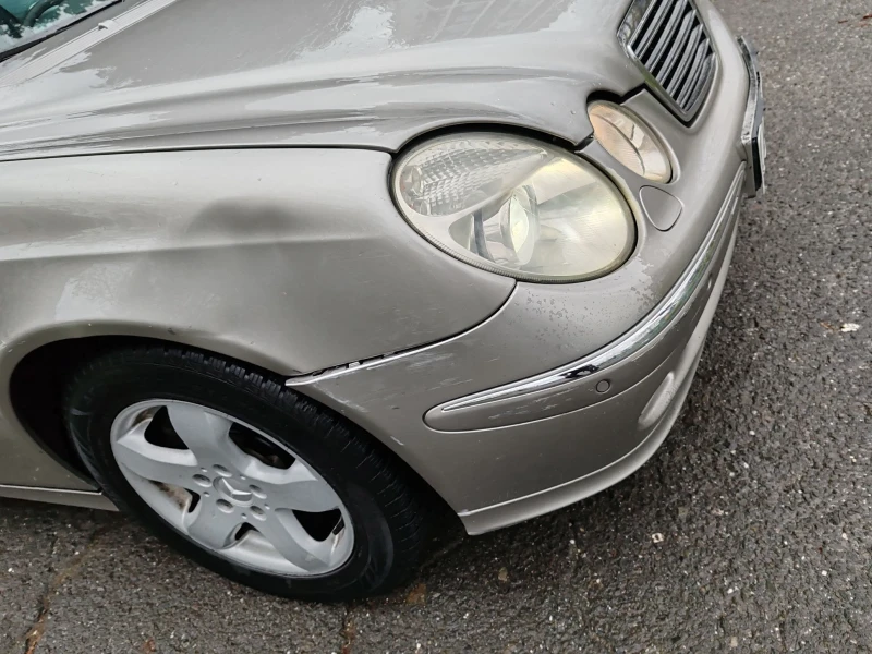 Mercedes-Benz E 220, снимка 4 - Автомобили и джипове - 52587096