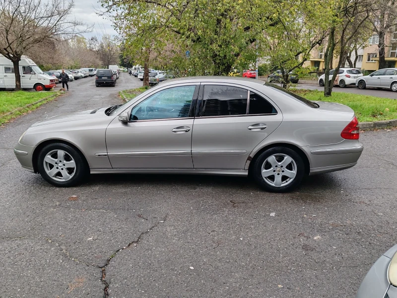 Mercedes-Benz E 220, снимка 10 - Автомобили и джипове - 52587096