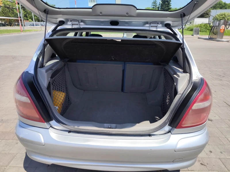 Nissan Almera, снимка 8 - Автомобили и джипове - 52722027