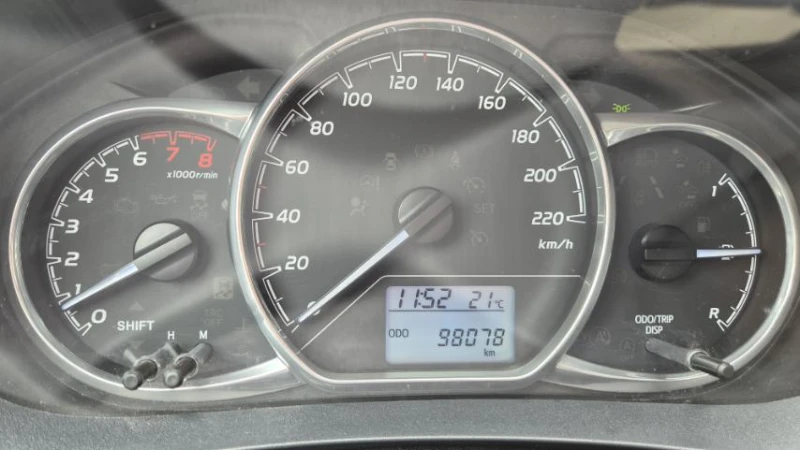 Toyota Yaris, снимка 9 - Автомобили и джипове - 53485713