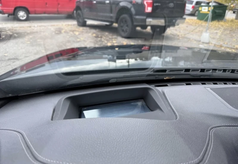 BMW 330 М ПАКЕТ * ЧЕРВЕН ИНТЕРИОР * ПЕРА * HEAD UP  * , снимка 11 - Автомобили и джипове - 53472697