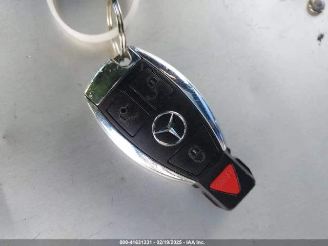 Mercedes-Benz C 300, снимка 12 - Автомобили и джипове - 49531061