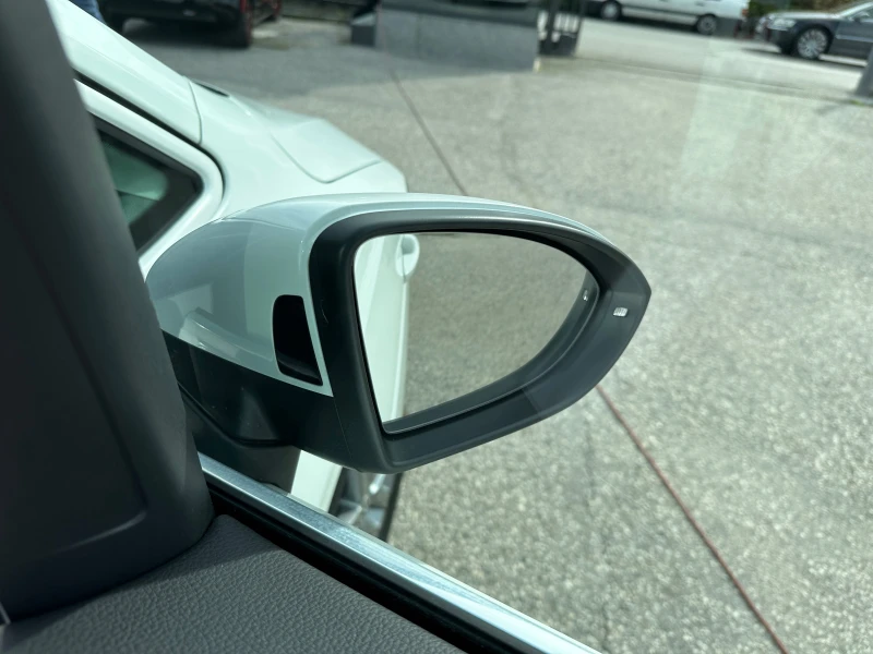 VW Touran 6+ 1 Highline LED - 44999 лв. - 30764452 17
