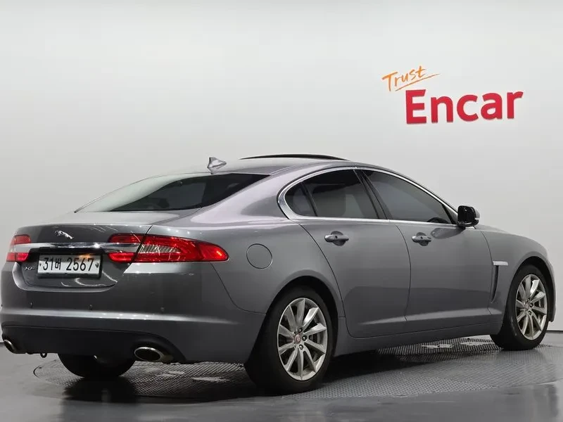 Jaguar Xf 3.0D, снимка 2 - Автомобили и джипове - 54454387