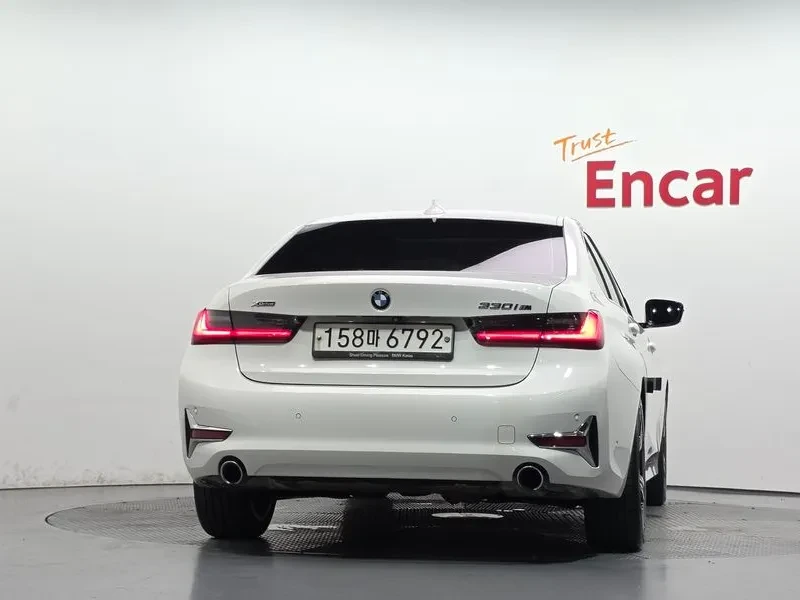 BMW 330 I XDRIVE, снимка 4 - Автомобили и джипове - 56394273