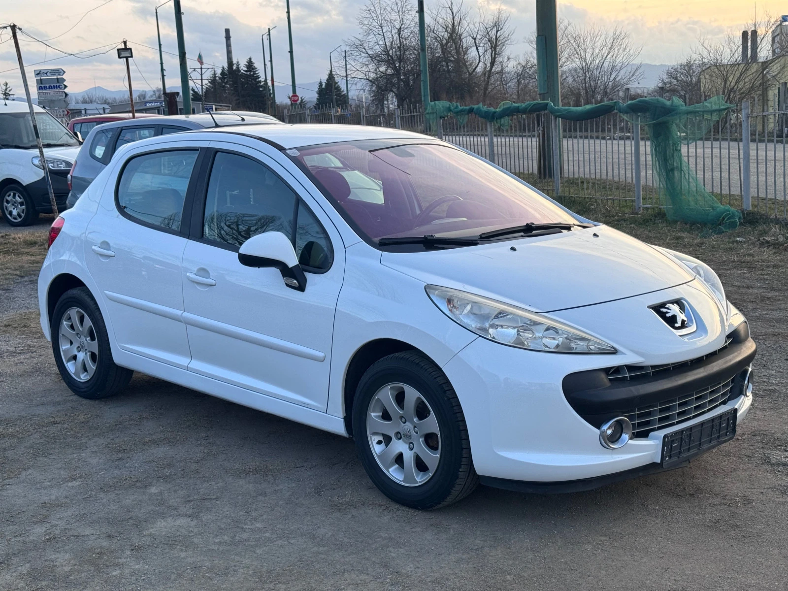 Peugeot 207 1.4/75kc/, снимка 1