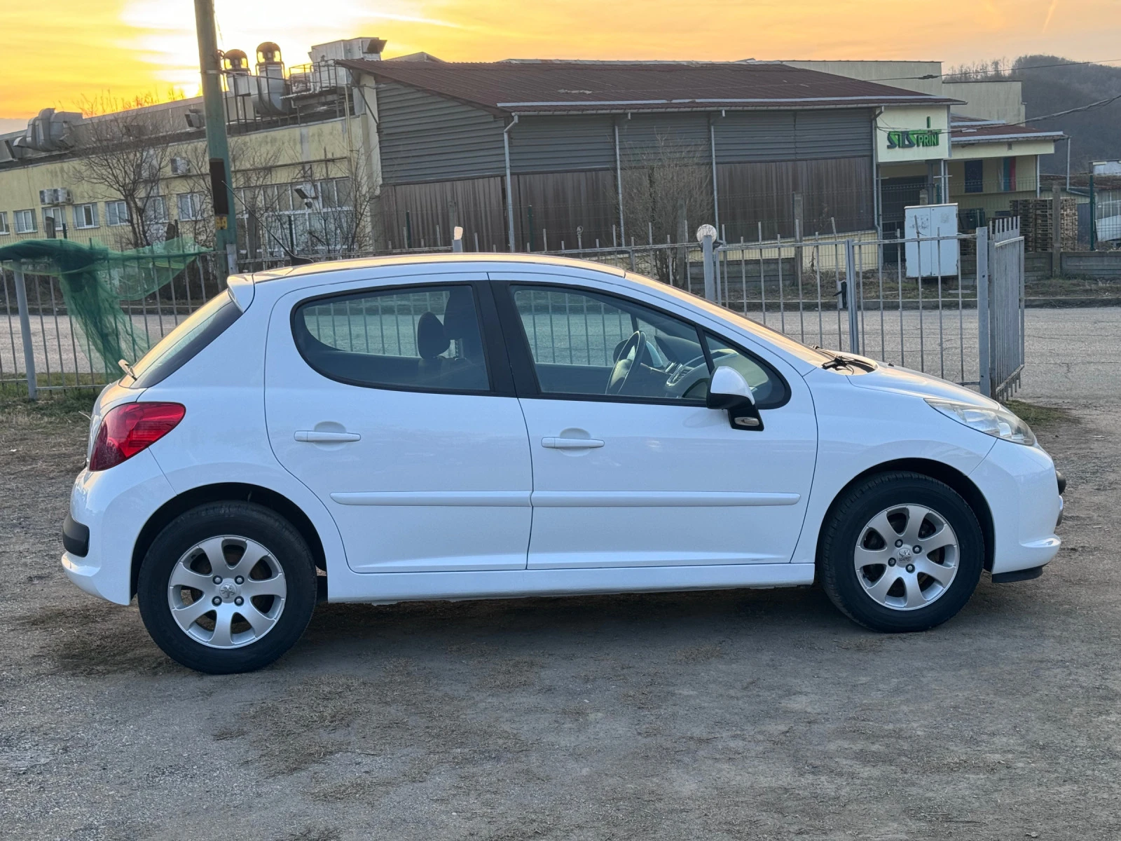 Peugeot 207 1.4/75kc/ - изображение 3