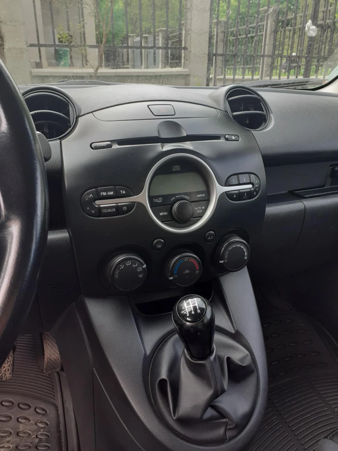 Mazda 2  - изображение 5
