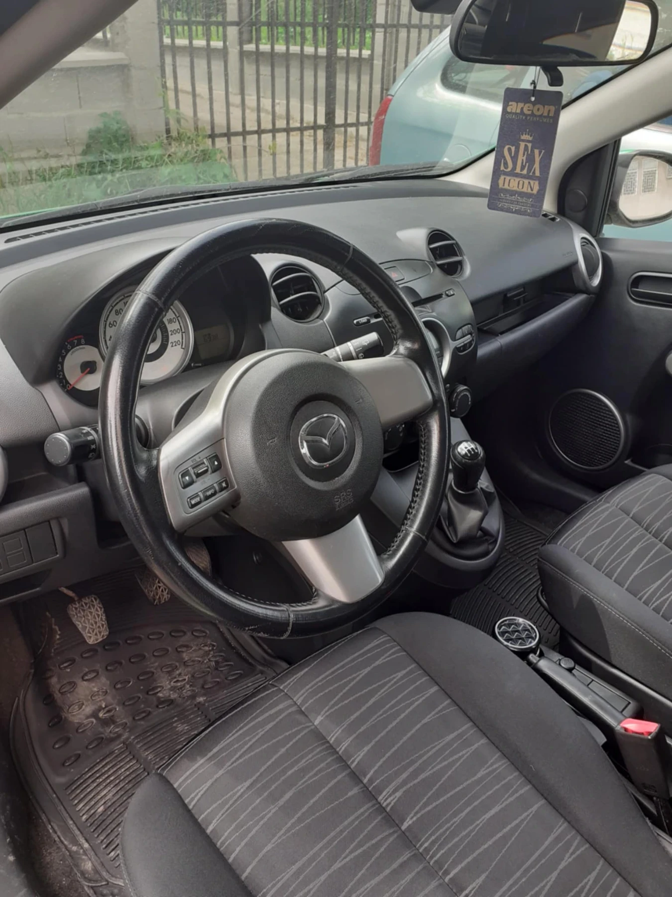 Mazda 2  - изображение 4
