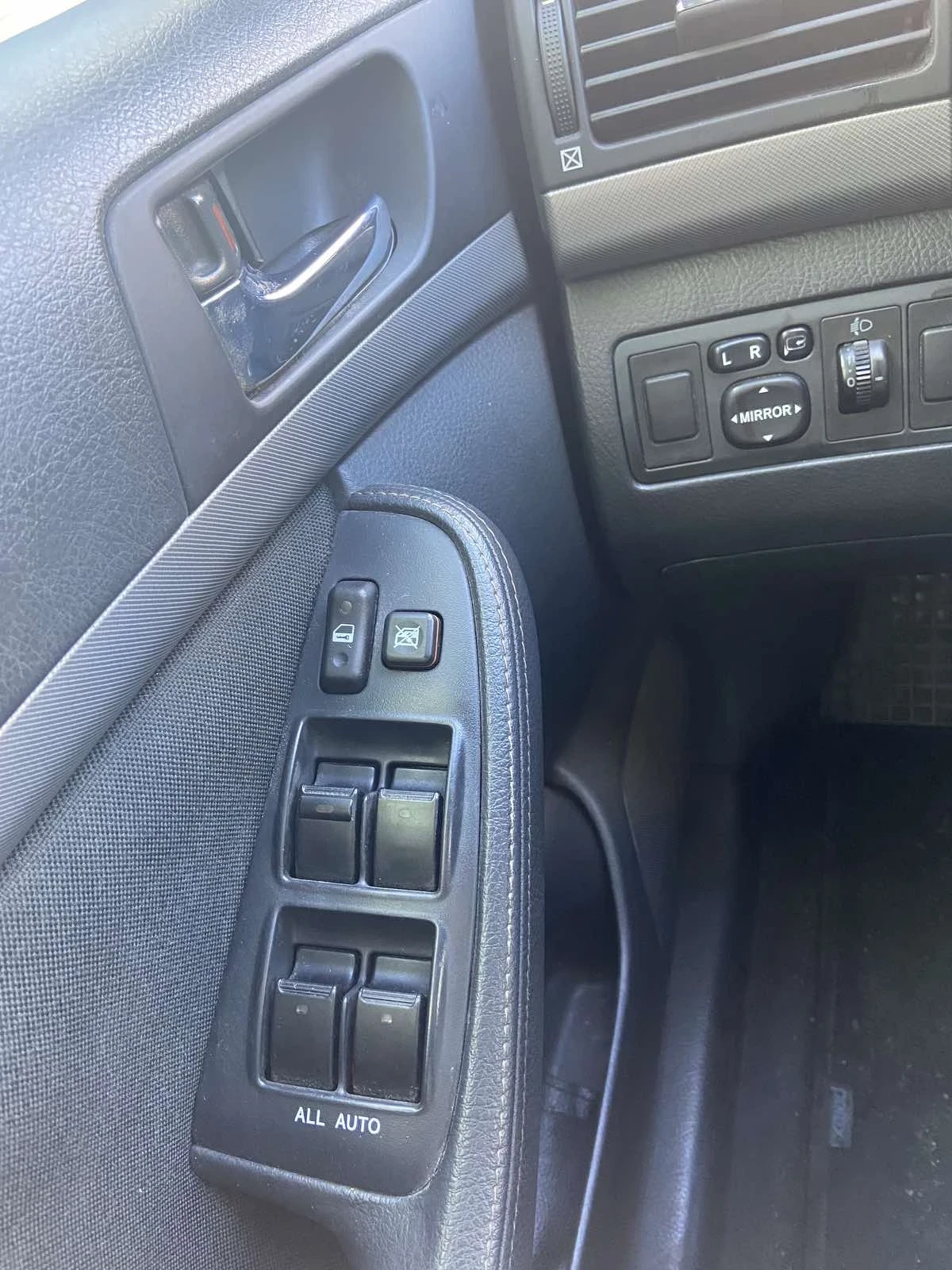 Toyota Avensis 2.0 D4D - изображение 10