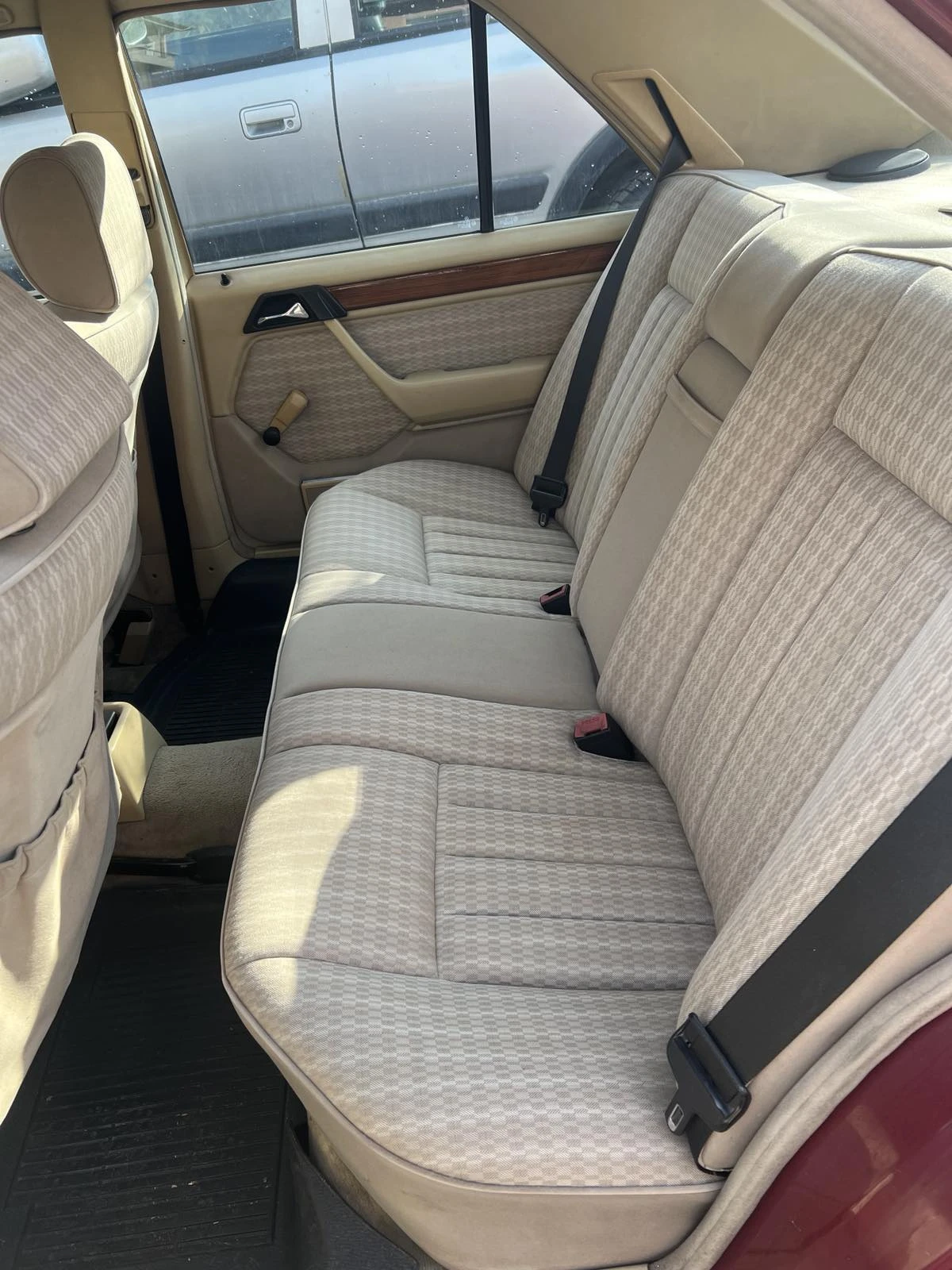 Mercedes-Benz 200 D - изображение 5