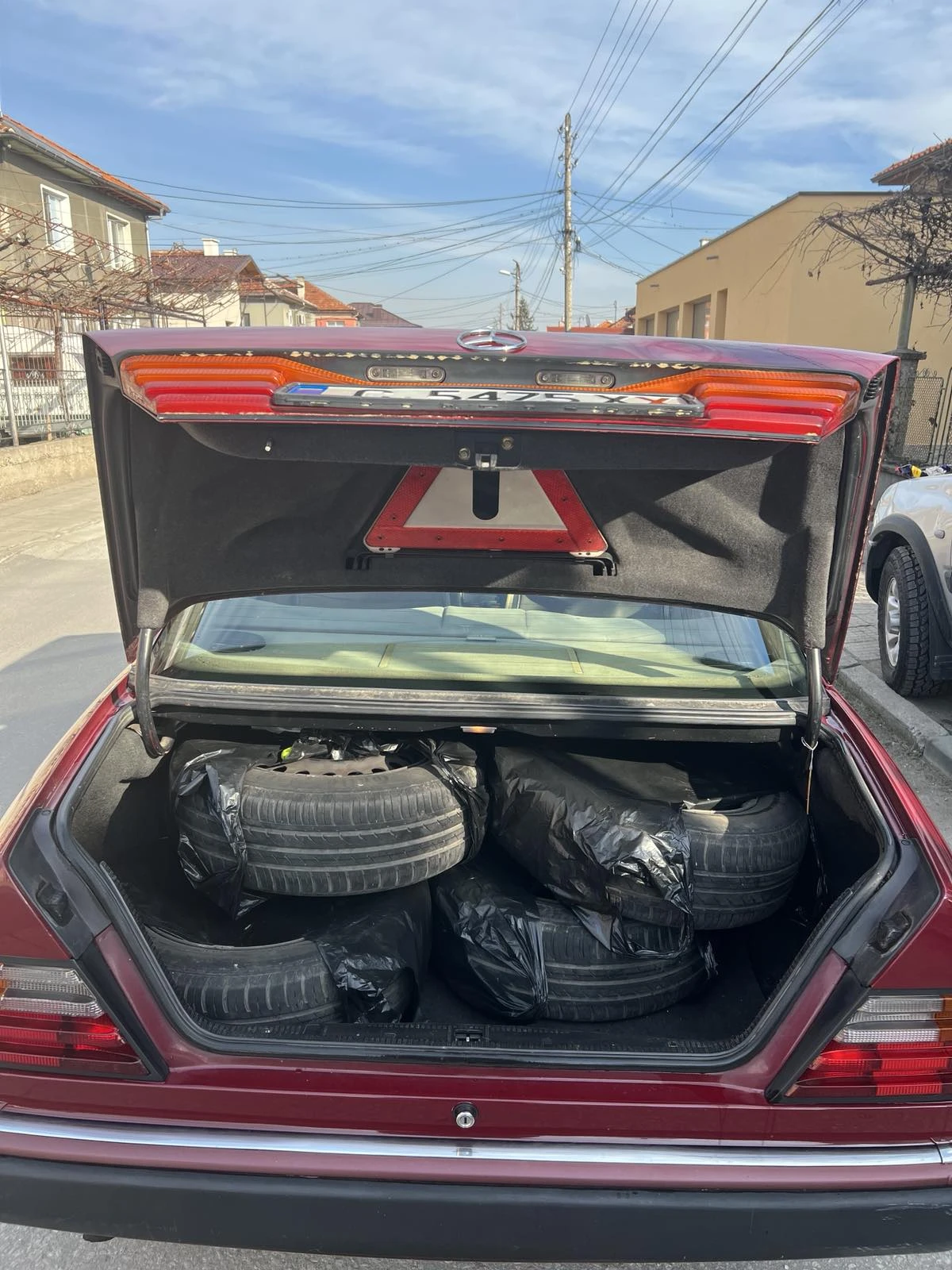 Mercedes-Benz 200 D - изображение 10