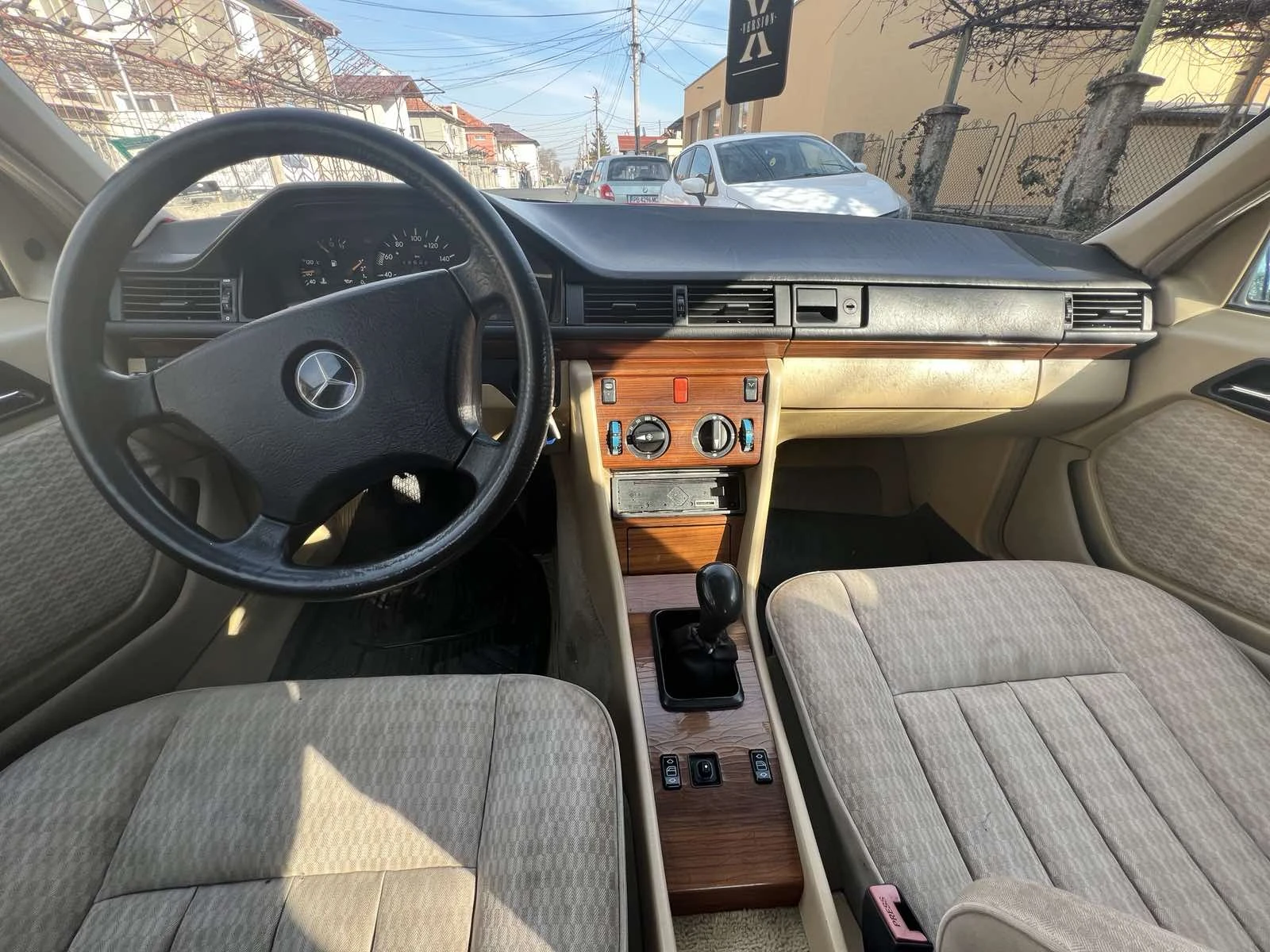 Mercedes-Benz 200 D - изображение 7