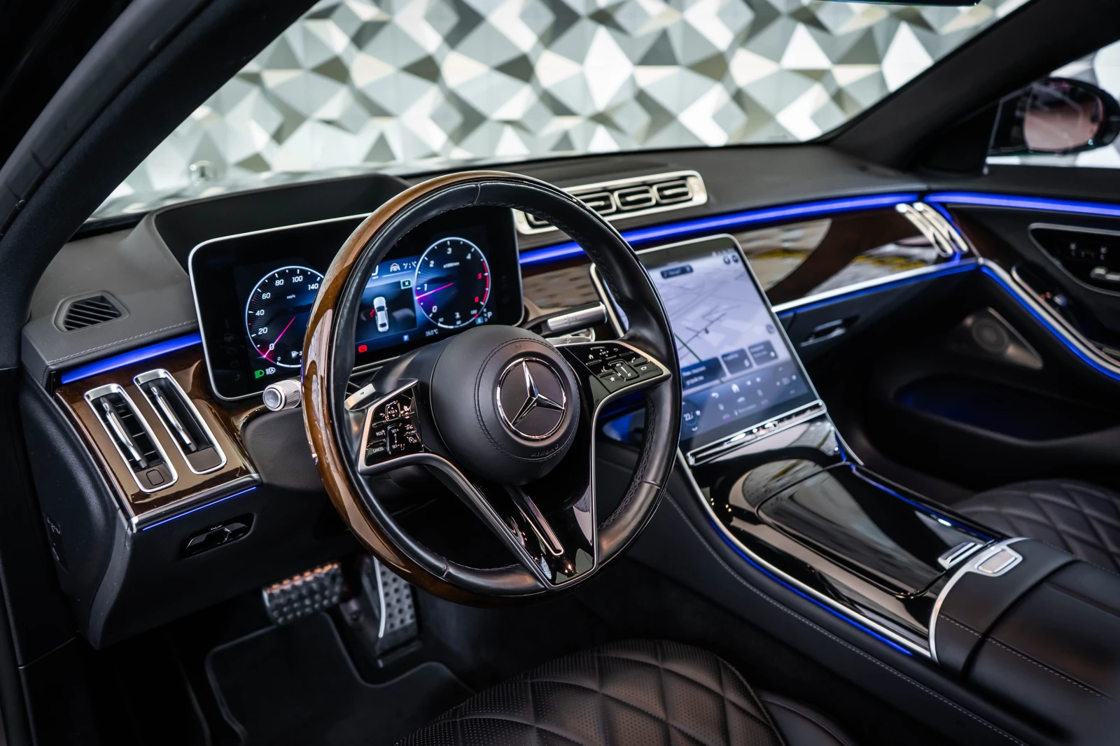 Mercedes-Benz S 350 d 4M AMG* Pano* Burm - изображение 8