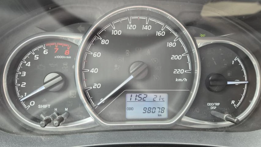 Toyota Yaris, снимка 9 - Автомобили и джипове - 53485713