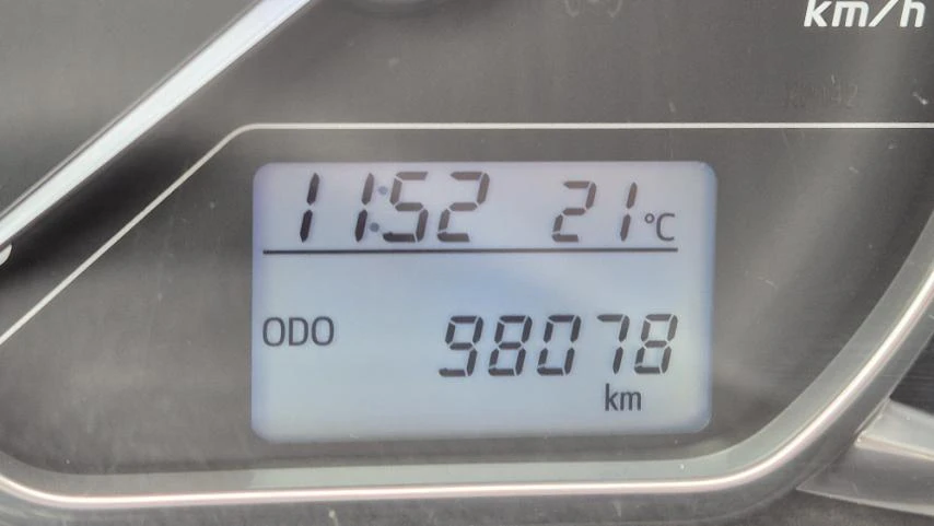 Toyota Yaris, снимка 10 - Автомобили и джипове - 53485713