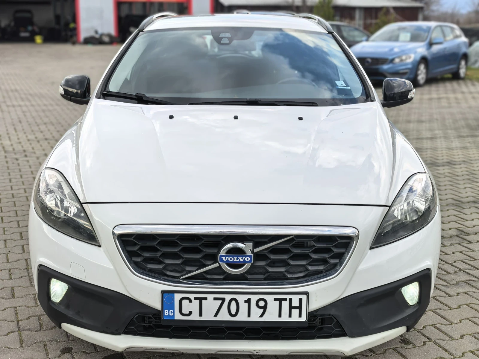 Volvo V40 Cross Country Автоматик Обслужена От-До Регистрация 