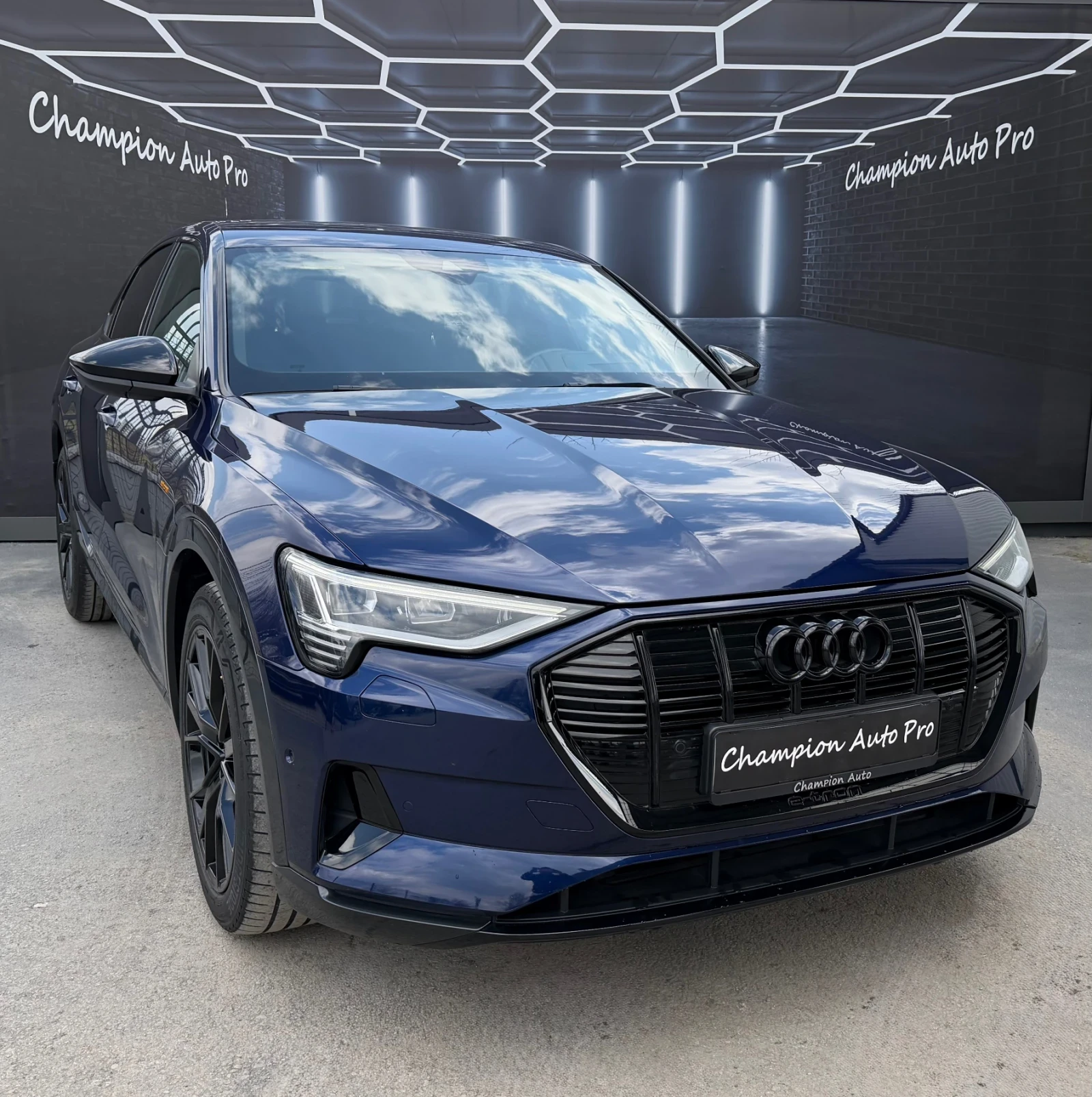 Audi E-Tron S-Line, снимка 3 - Автомобили и джипове - 53782124