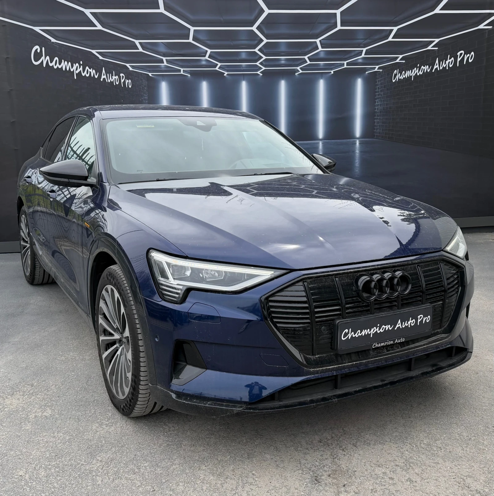 Audi E-Tron S-Line, снимка 3 - Автомобили и джипове - 53782124